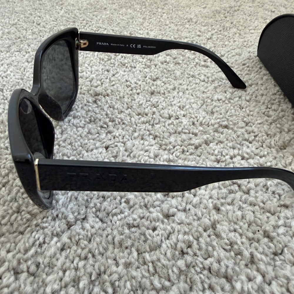 Prada Black Oversized Sunglasses - Picture 5 of 7